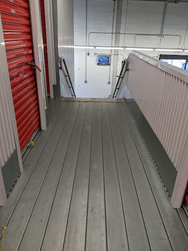 Truck Rental Agency «U-Haul Moving & Storage of Central Harrisburg», reviews and photos, 520 S 29th St, Harrisburg, PA 17104, USA