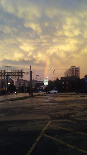 Liquor Store «Stadium Liquor Store», reviews and photos, 319 W 4th St, Covington, KY 41011, USA