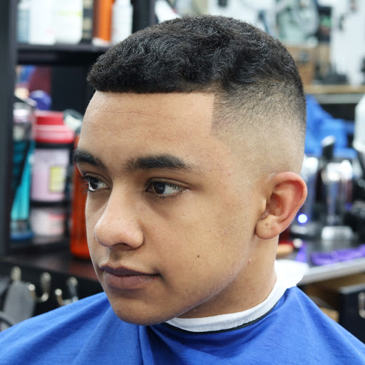 Barber Shop «4 Gentlemen Barbershop», reviews and photos, 12789 Waterford Lakes Pkwy #4, Orlando, FL 32828, USA