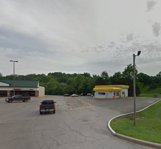 Oil Change Service «Indy Lube Oil Change Center», reviews and photos, 803 E Main St, Danville, IN 46122, USA