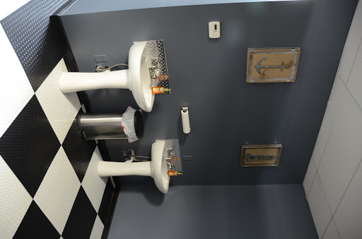 Tattoo Shop «Ink or Swim Tattoo», reviews and photos, 1708 E Lincolnway c, Valparaiso, IN 46383, USA