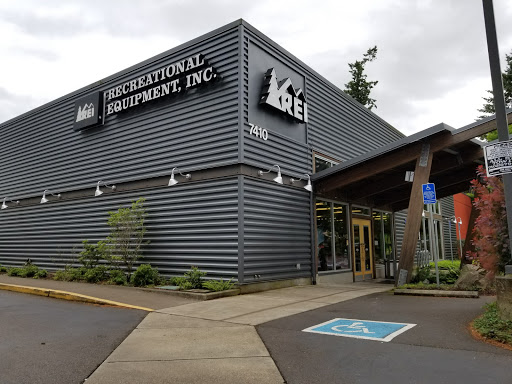Camping Store «REI», reviews and photos, 7410 SW Bridgeport Rd, Tigard, OR 97224, USA