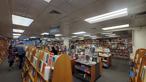 Book Store «Politics & Prose Bookstore», reviews and photos, 5015 Connecticut Ave NW, Washington, DC 20008, USA