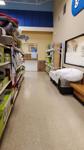 Pet Supply Store «PetSmart», reviews and photos, 637 Woodbury Glassboro Rd, Sewell, NJ 08080, USA