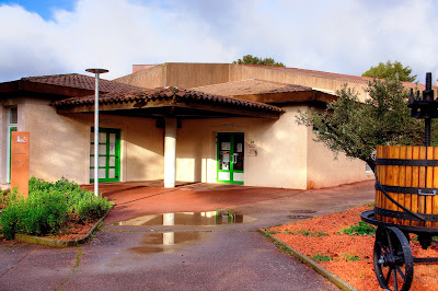 Bibliothèque municipale Jean d'Ormesson à Roquefort-la-Bédoule