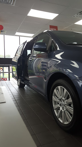 Toyota Dealer «New Rochelle Toyota», reviews and photos, 47 Cedar St, New Rochelle, NY 10801, USA