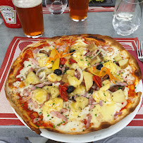 Pizza du Restaurant Le Grillon à Morzine - n°8