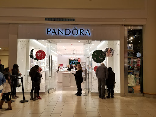 Shopping Mall «Freehold Raceway Mall», reviews and photos, 3710 U.S. 9, Freehold, NJ 07728, USA