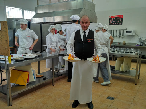 Restaurante Chapeau.    Ies Matarraña