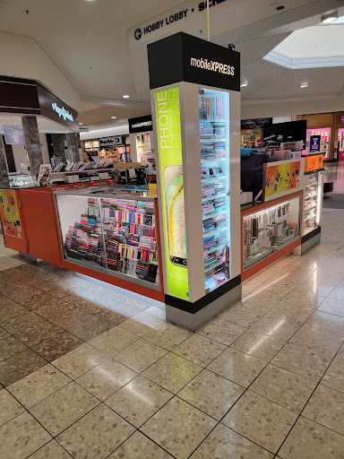 Shopping Mall «Oakwood Mall», reviews and photos, 4800 Golf Rd, Eau Claire, WI 54701, USA