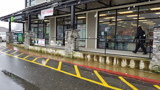 Pet Town, 51 WA-300, Belfair, WA 98528, USA, 