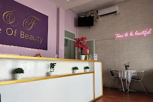 R&F House of Beauty image