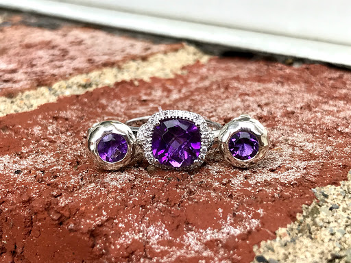 Jewelry Store «Edward Warren Jewelers», reviews and photos, 1610 Cross Creeks Blvd, Pickerington, OH 43147, USA