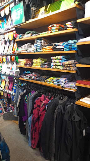 Clothing Store «Zumiez», reviews and photos, 30001 White Bear Ave #2012, Maplewood, MN 55109, USA
