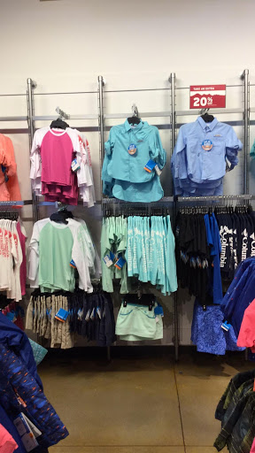 Clothing Store «Columbia Sportswear Outlet Store at Allen Premium Outlets», reviews and photos, 820 Stacy Rd #470, Allen, TX 75013, USA