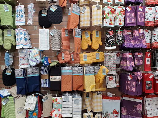 Home Goods Store «Christmas Tree Shops», reviews and photos, 28-34 Broadway, Lynnfield, MA 01940, USA