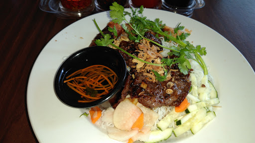 Shopping Mall «Lincoln Court Shopping Center», reviews and photos, 215 Lancaster Ave, Frazer, PA 19355, USA