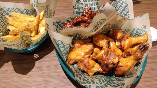 Wingstop Sendero Las Torres