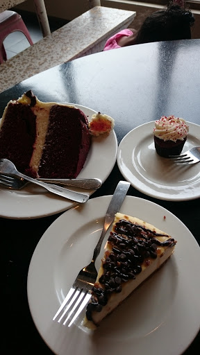 Dessert Shop «Ooh La La Dessert Boutique», reviews and photos, 770 West Sam Houston Pkwy N #500, Houston, TX 77024, USA