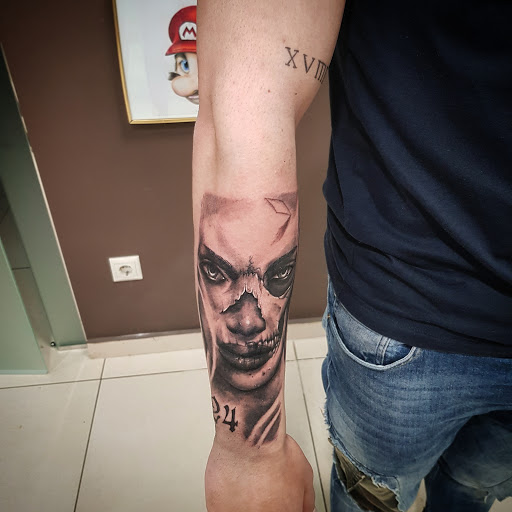 Irákleion;στούντιο τατουάζ Greece