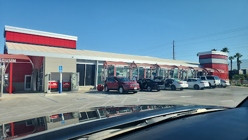 Tommy's Express® Car Wash en San Jacinto