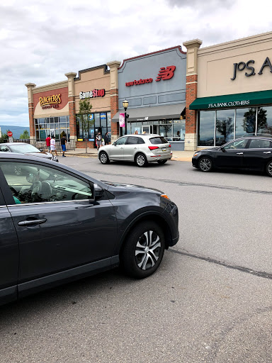 Shoe Store «New Balance», reviews and photos, 2031 Shoppes Blvd, Moosic, PA 18507, USA