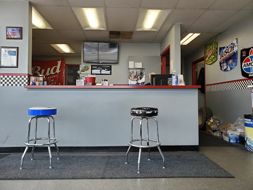 Auto Repair Shop «Ultimate Automotive Service Center», reviews and photos, 5900 Oakwood Dr, Urbandale, IA 50322, USA