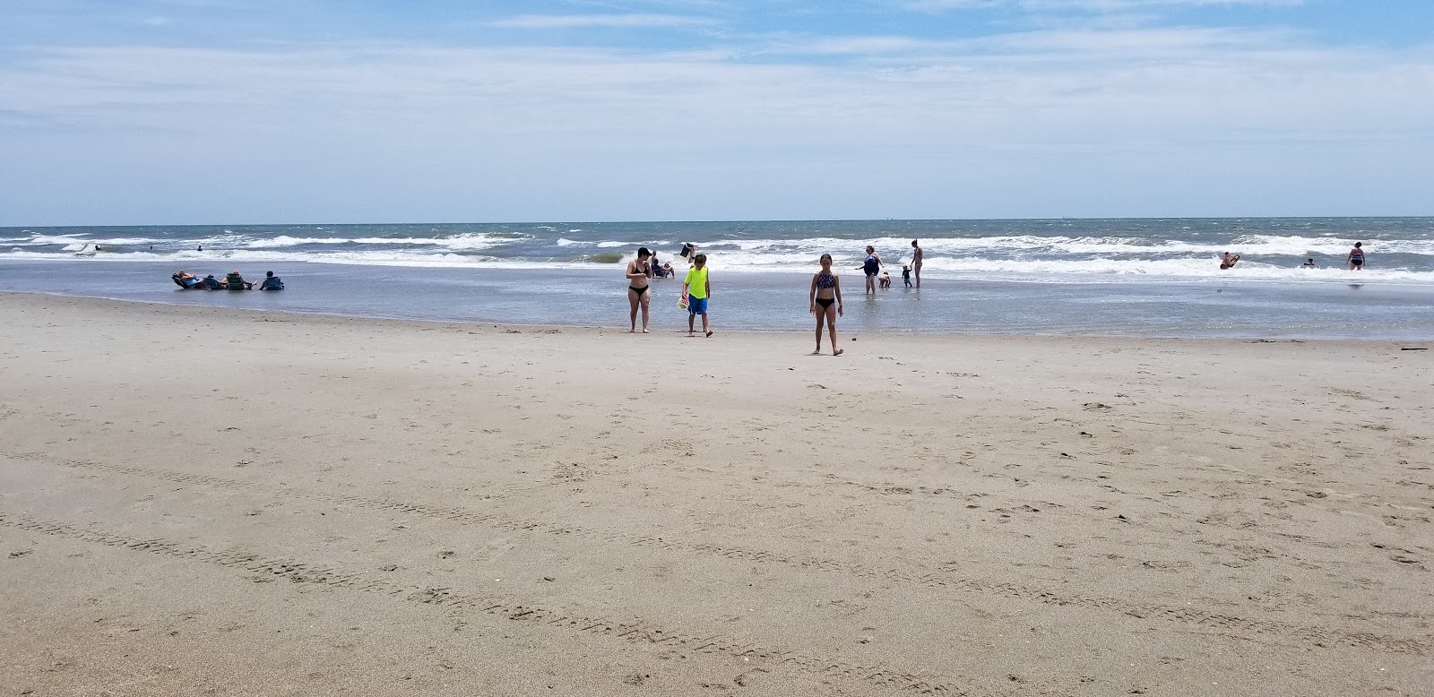 Fotografie cu Long beach zonele de facilități