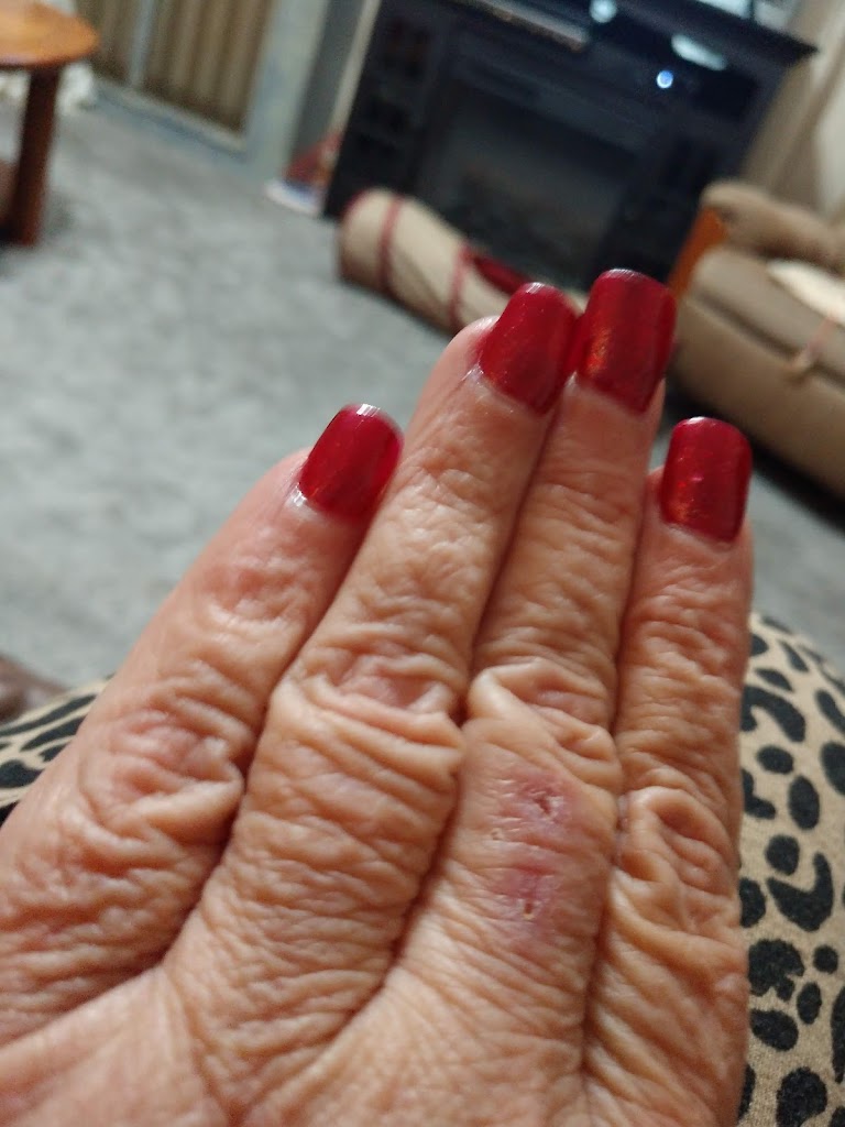 Linda's Nails 02038