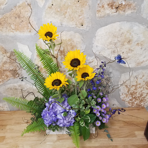 Florist «Plantiques Flowers by Brenda Fry», reviews and photos, 30131 Bulverde Ln, Bulverde, TX 78163, USA