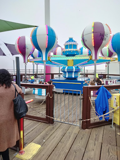 Pet Supply Store «Unleashed by Petco», reviews and photos, 1402 Wilshire Blvd, Santa Monica, CA 90403, USA