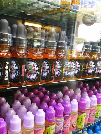 Tobacco Shop «THE GREENMILE VAPE & SMOKE SHOP», reviews and photos, 2014 W Bullard Ave, Fresno, CA 93711, USA