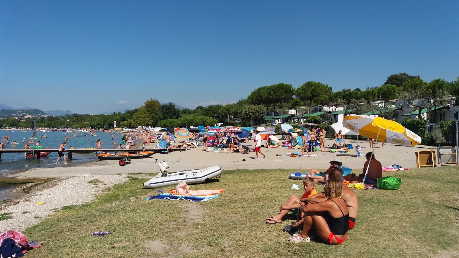 Foto af Spiaggia D'Oro og bosættelsen