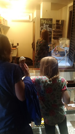 Chocolate Shop «La Châtelaine Chocolat Co. - Petite Location», reviews and photos, 105 W Main St, Bozeman, MT 59715, USA