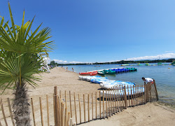 Foto von La Plage a Divonne teilweise ferienortbereich