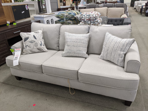 Shopping Mall «Drew 19 Shopping Center», reviews and photos, 21311 US Hwy 19 N, Clearwater, FL 33765, USA