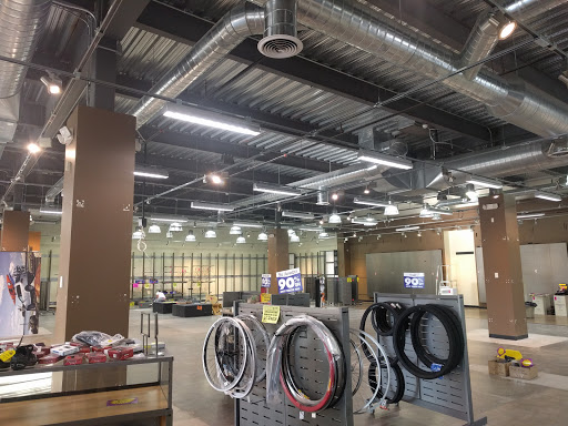 Outdoor Sports Store «Eastern Mountain Sports», reviews and photos, 300 Needham St #1, Newton, MA 02464, USA