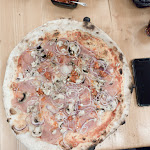 Photo n°5 de l'avis de Martin.u fait le 24/11/2022 à 10:16 sur le  Mentor's Holzofenpizza Restaurant Bar à Munich