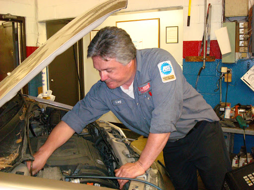 Auto Repair Shop «Hillmuth Certified Automotive of Gaithersburg», reviews and photos, 19300 Woodfield Rd, Gaithersburg, MD 20879, USA