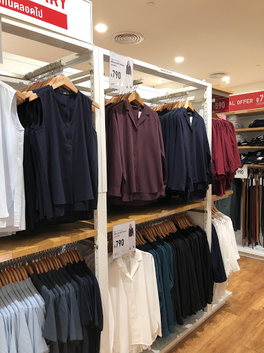 UNIQLO CentralPlaza Rama 3 Store