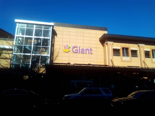 Supermarket «Giant (supermarket)», reviews and photos, 1345 Park Rd NW, Washington, DC 20010, USA