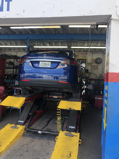 Auto Repair Shop «J C Car Care Center», reviews and photos, 5560 NW 27th Ave, Miami, FL 33142, USA