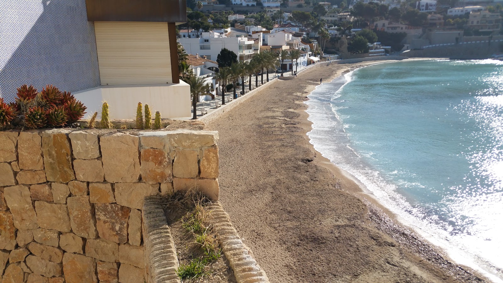 Foto van Playa del Portet voorzieningenruimte