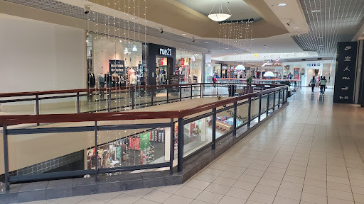 Shopping Mall «North Riverside Park Mall», reviews and photos, 7501 W Cermak Rd, N Riverside, IL 60546, USA