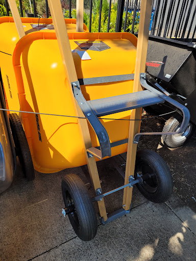 Animal Feed Store «Wilco Farm Store», reviews and photos, 734 McClaine St, Silverton, OR 97381, USA