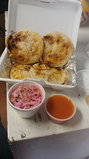 Guanaquita's Tacos y Pupusas