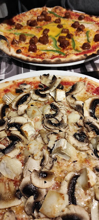 Pizza du Restaurant italien Pizzeria La Valleta à Villeneuve-sur-Bellot - n°18