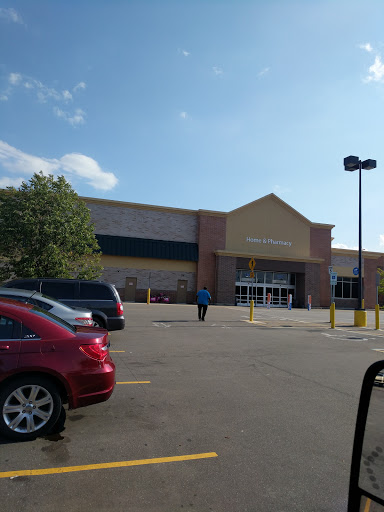 Department Store «Walmart Supercenter», reviews and photos, 30729 Lyon Center Dr, New Hudson, MI 48165, USA