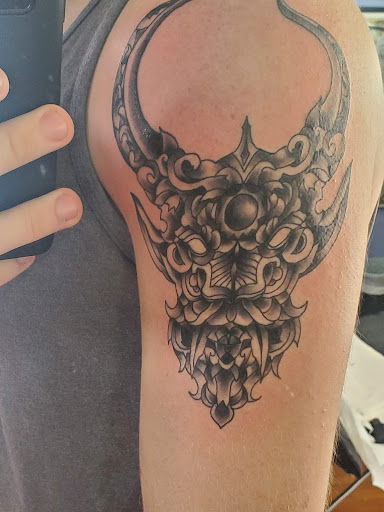 Find are hand tattoos a bad idea for your next unique tattoo in Fort Collins at Parabrahma Tattoo Collective