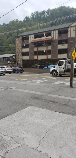 Liquor Store «Parkway Liquor Store», reviews and photos, 288 Parkway, Gatlinburg, TN 37738, USA